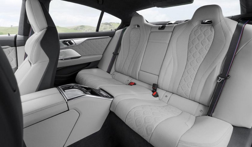 BMW m8 Competition салон