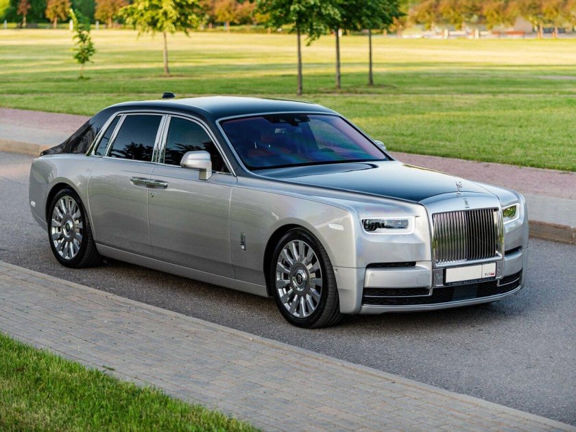Машина Rolls Royce Phantom