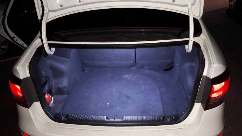 Киа Рио 3 лампа подсветки багажника