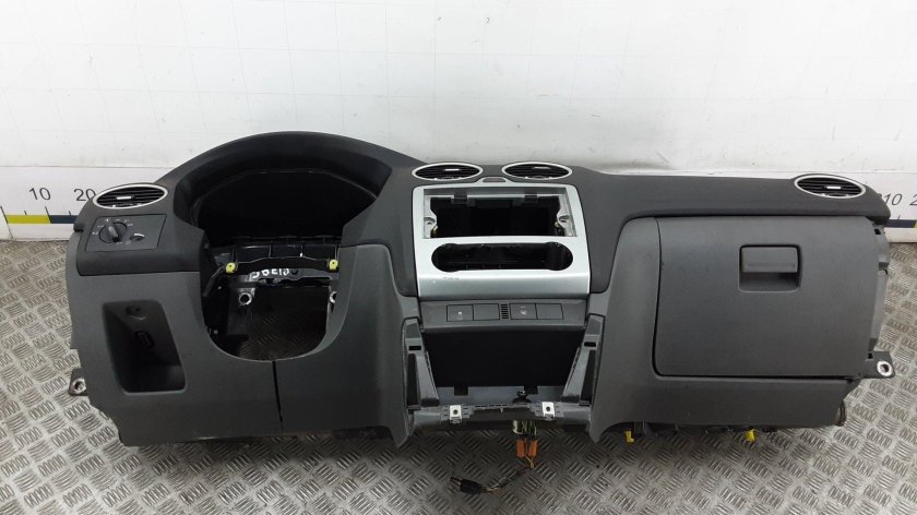 Форд фокус 2 панель Торпедо