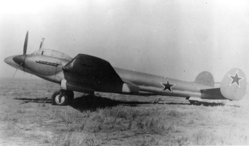 Пикирующий бомбардировщик пе-2