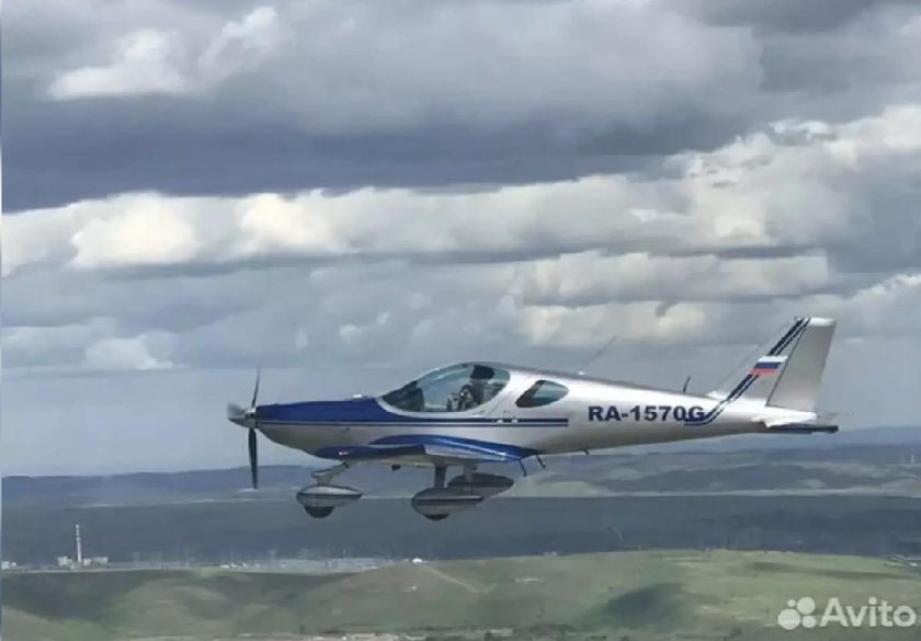 Двухместный самолет