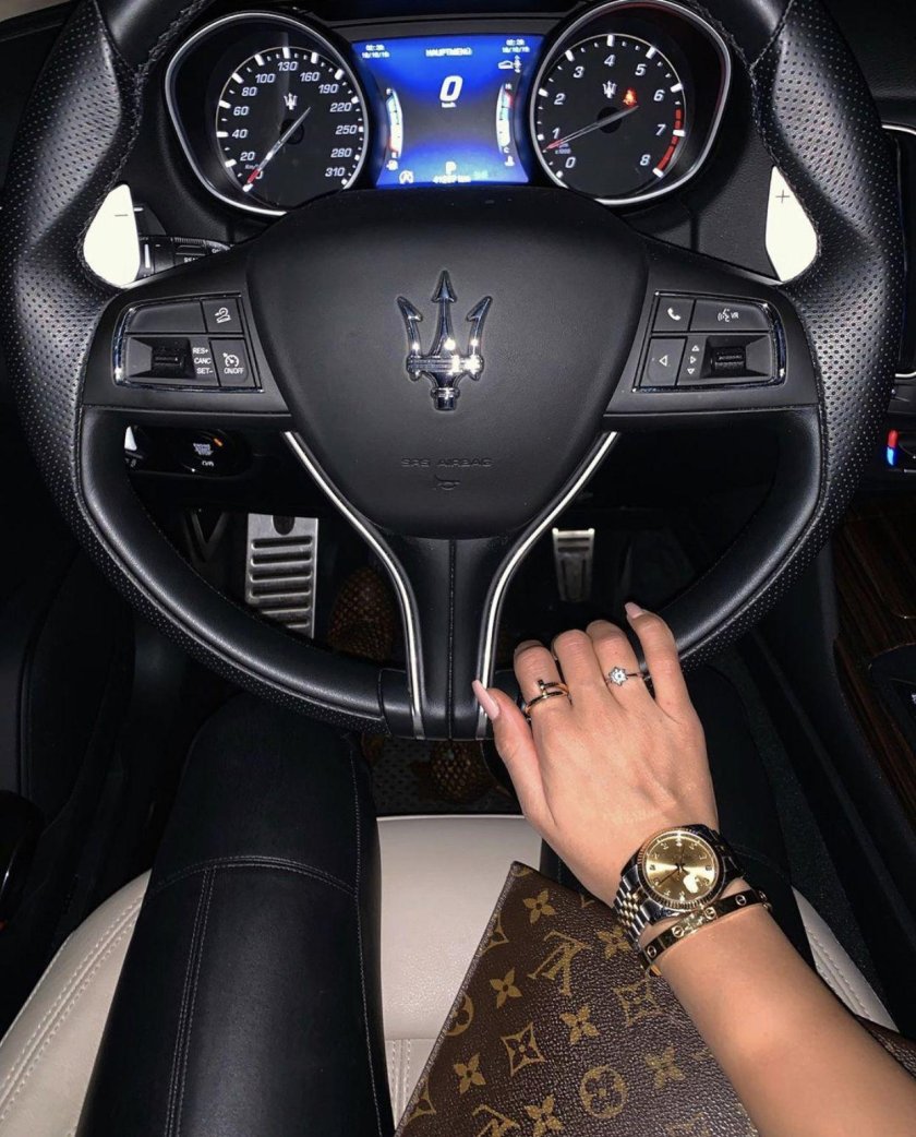 Руль Мазерати фото