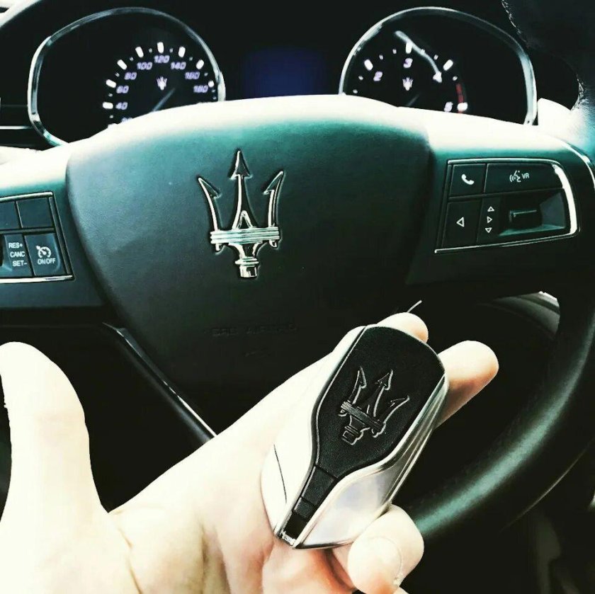 Мазератти руль