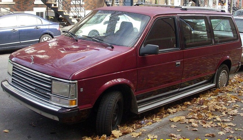 Plymouth Voyager 1988