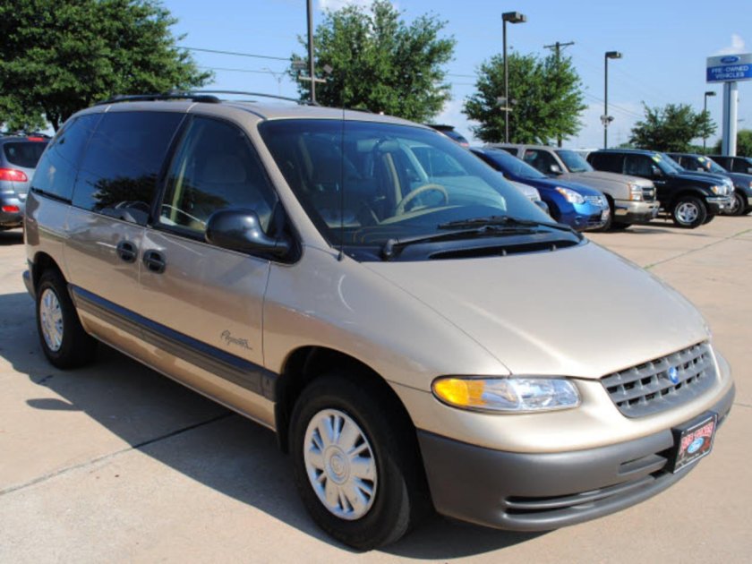 Plymouth Voyager 2000