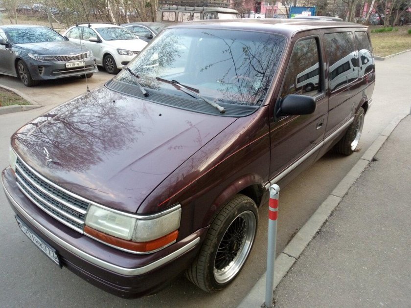 Plymouth Voyager 1993