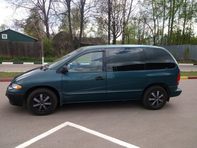 Plymouth Voyager 2000