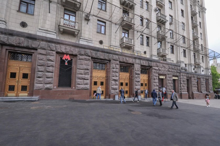 Красные ворота Северный вестибюль