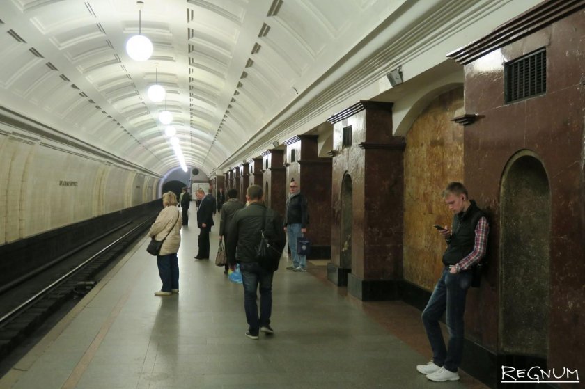 Станция красные ворота Путевая стена