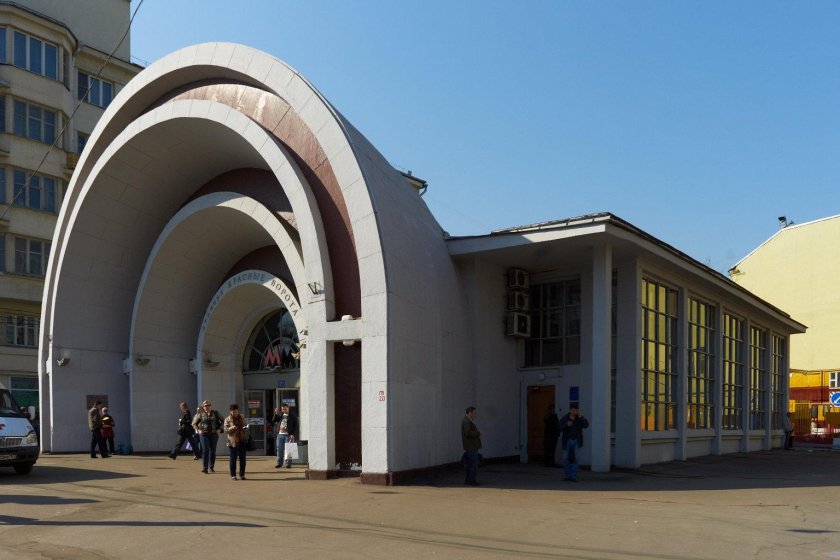 Красные ворота вестибюль