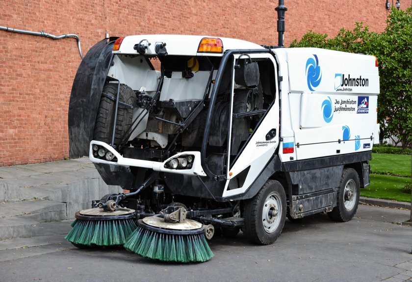 Тротуароуборочная техника Johnston CN 201