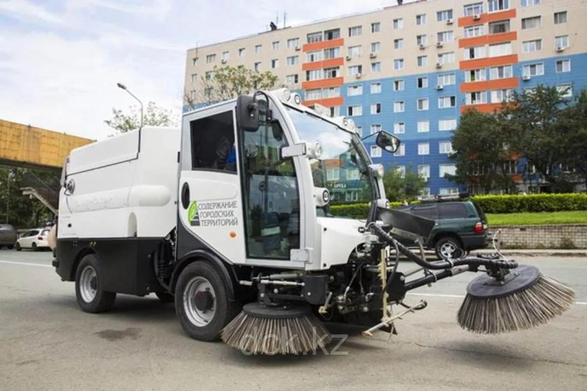 Подметально-вакуумная машина ВКМ-2020