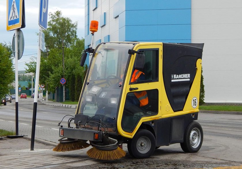 Подметально-уборочная машина Керхер