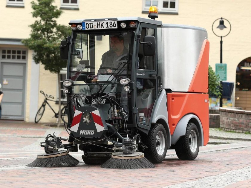 Подметально-уборочная машина Hako-Citymaster 1250