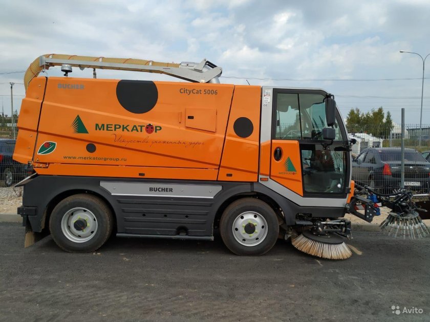 Самоходная подметально-вакуумная машина CITYCAT-5006