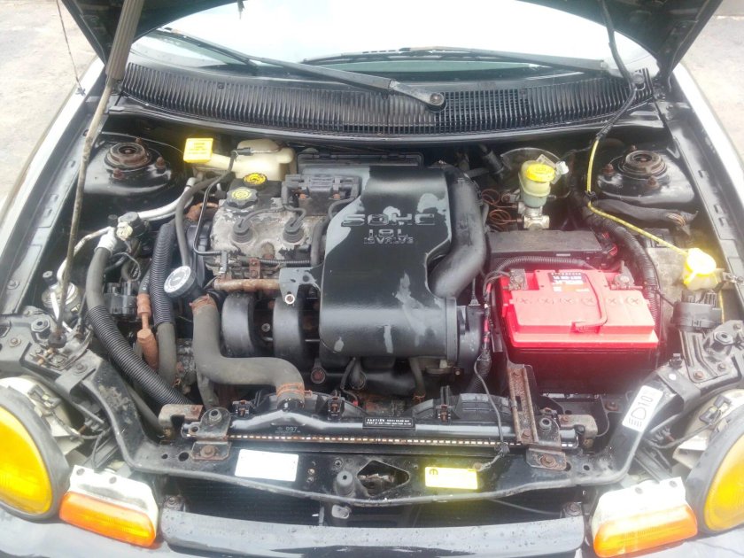 Chrysler Neon подкапотка