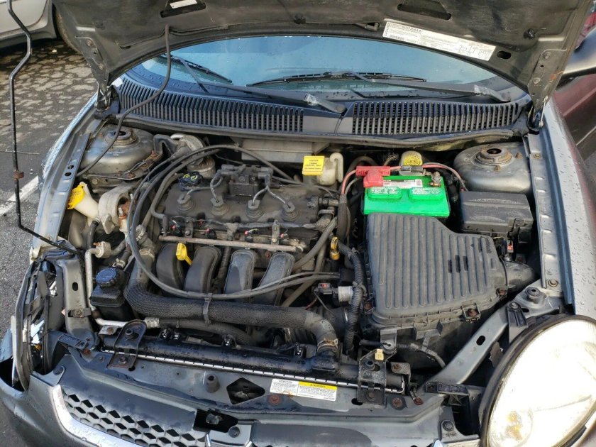 Dodge Neon 2 подкапотка