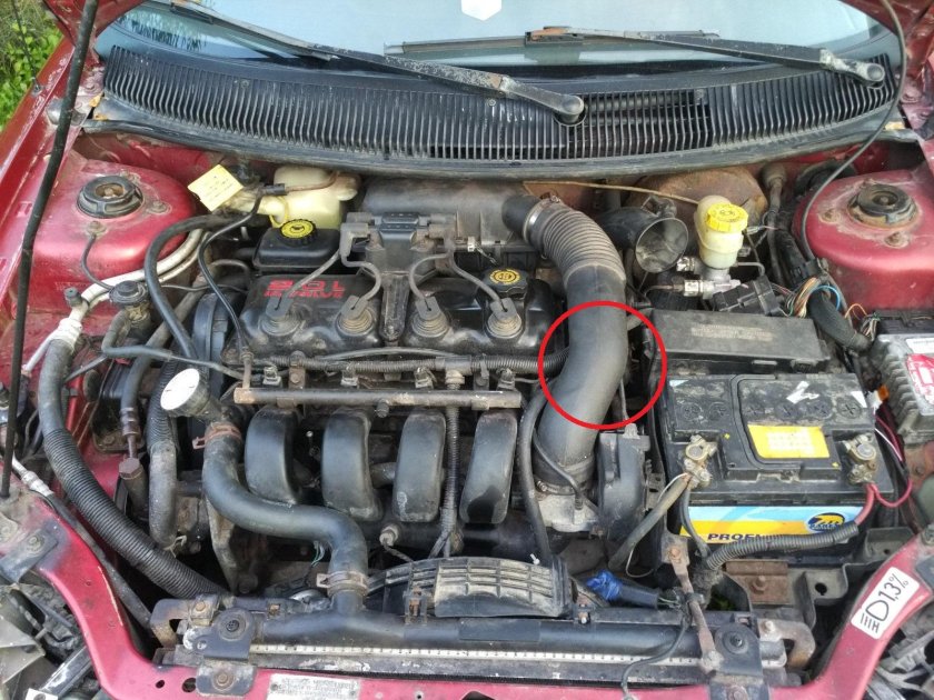 Dodge Neon 2 подкапотка