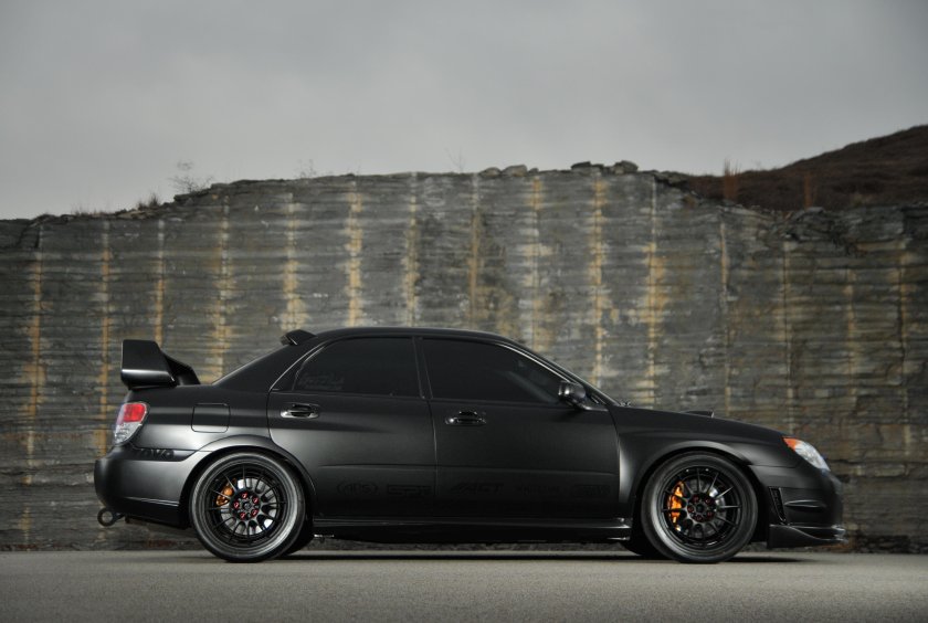 Черная Субару WRX