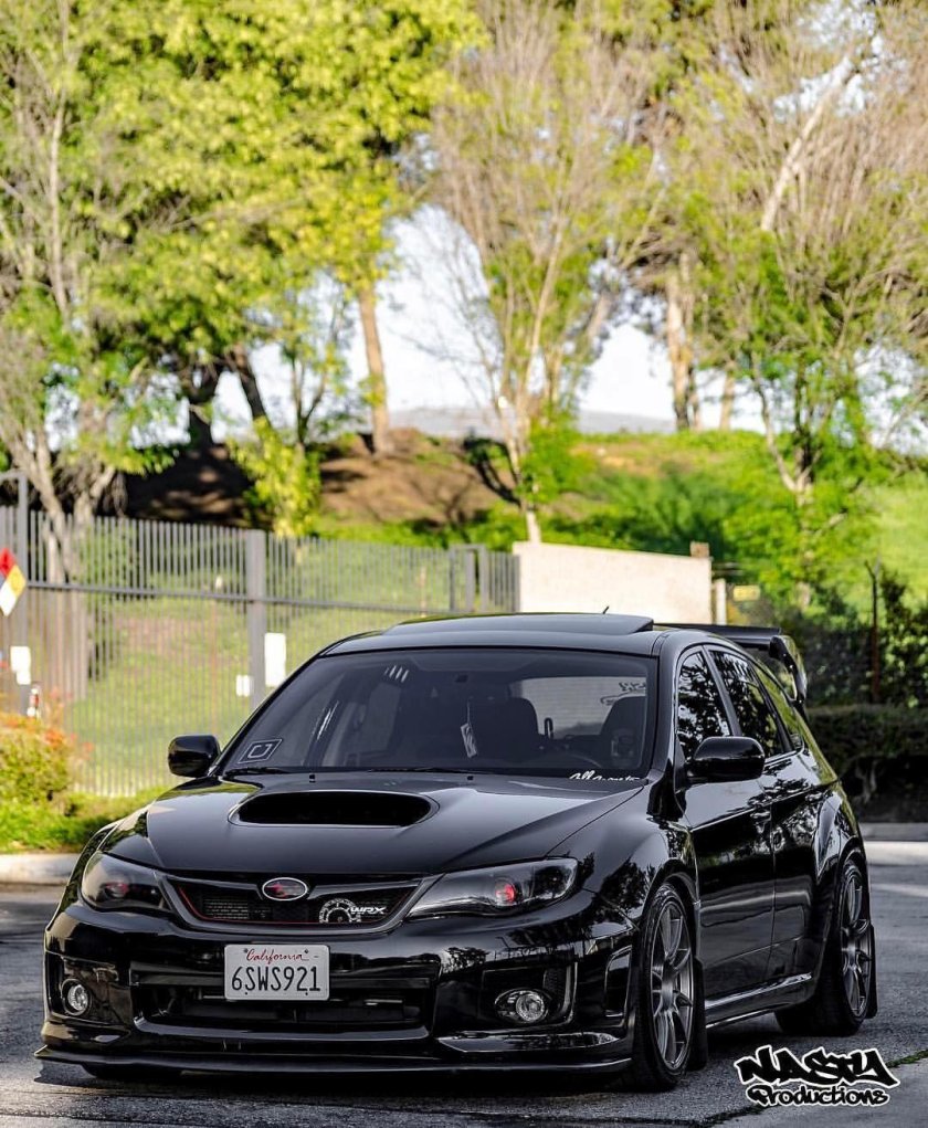 Subaru WRX STI черная