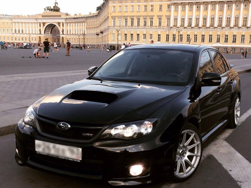 Субару 2010 седан черный