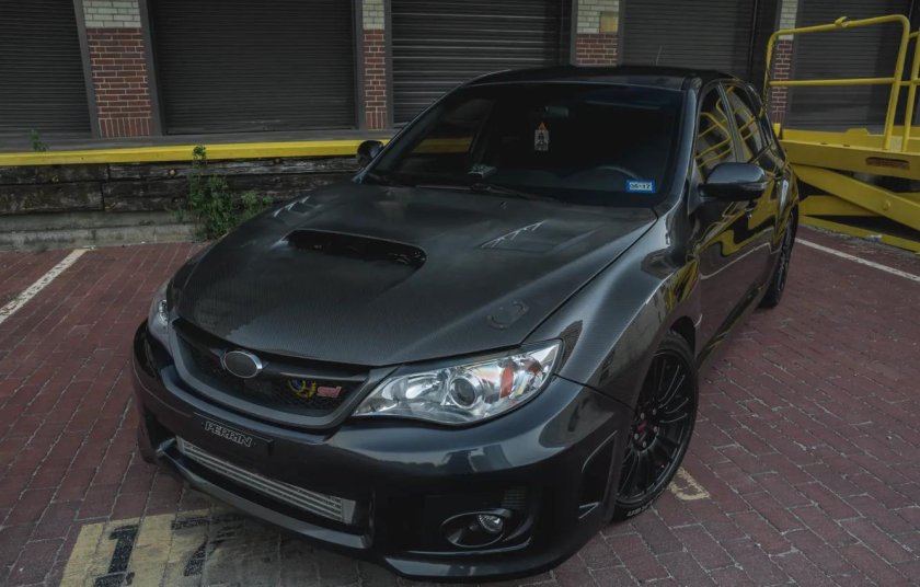 Субару Импреза WRX STI серая
