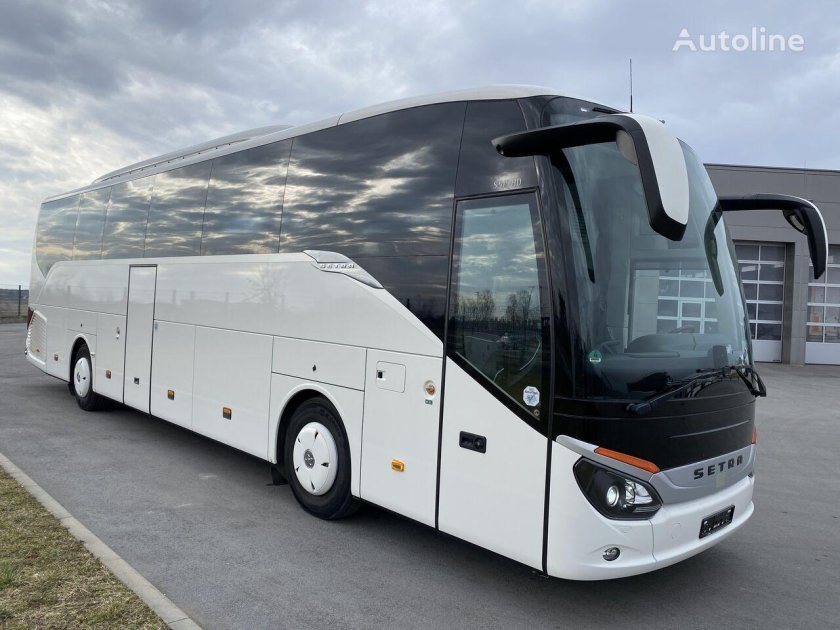 Автобус mercedes benz