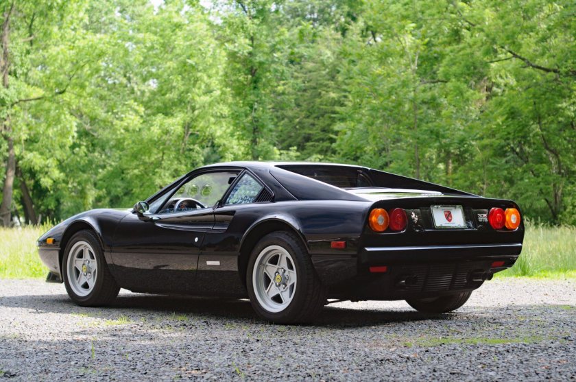 Ferrari 308 салон