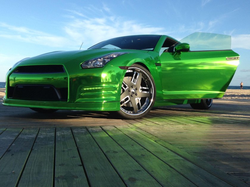 Ниссан ГТР зеленый