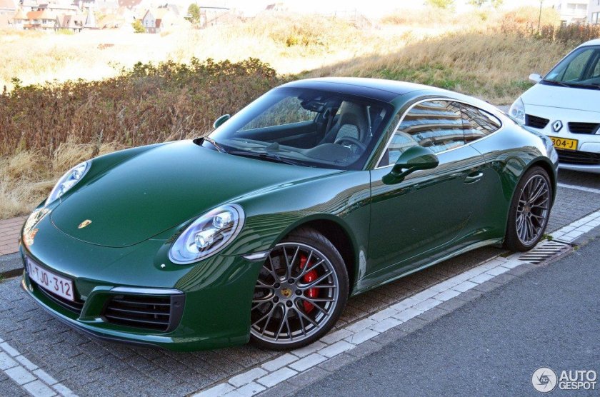 Порше 911 зеленый