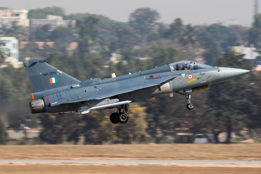 Самолет LCA Tejas