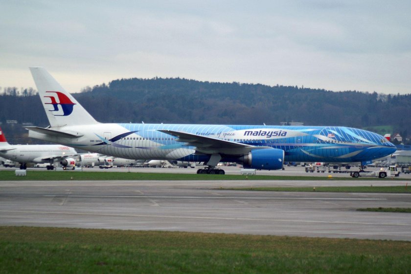 Боинг 777 200 er 9m MRD