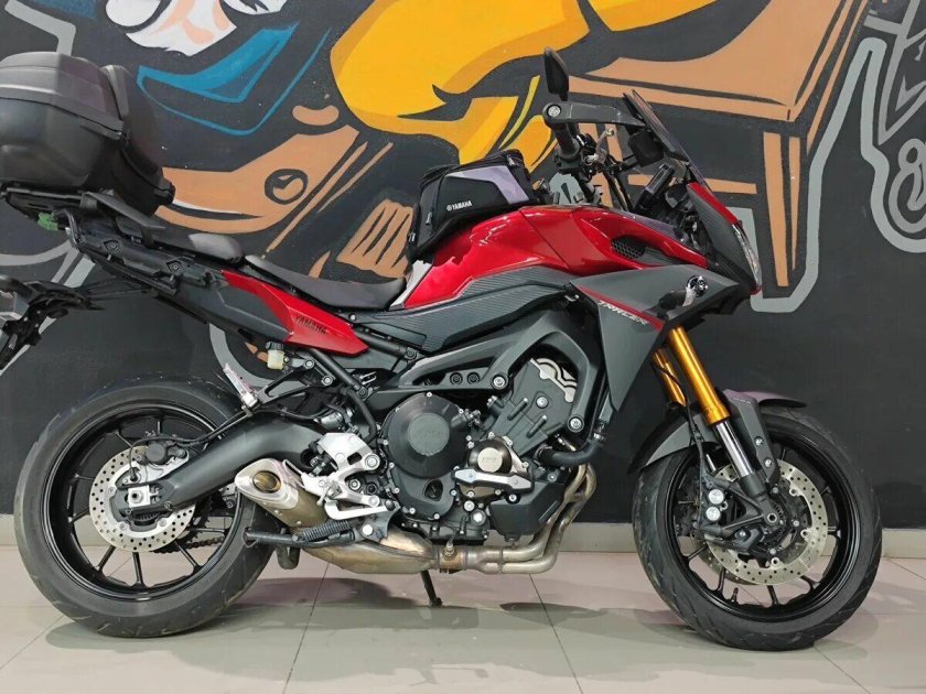 Yamaha MT-09 Tracer мотоцикл