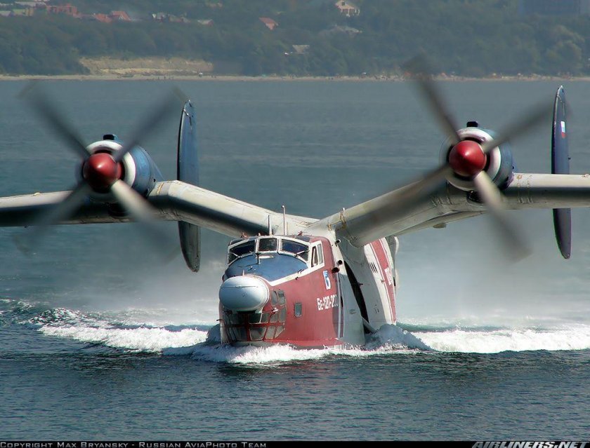 Гидросамолет бе-12