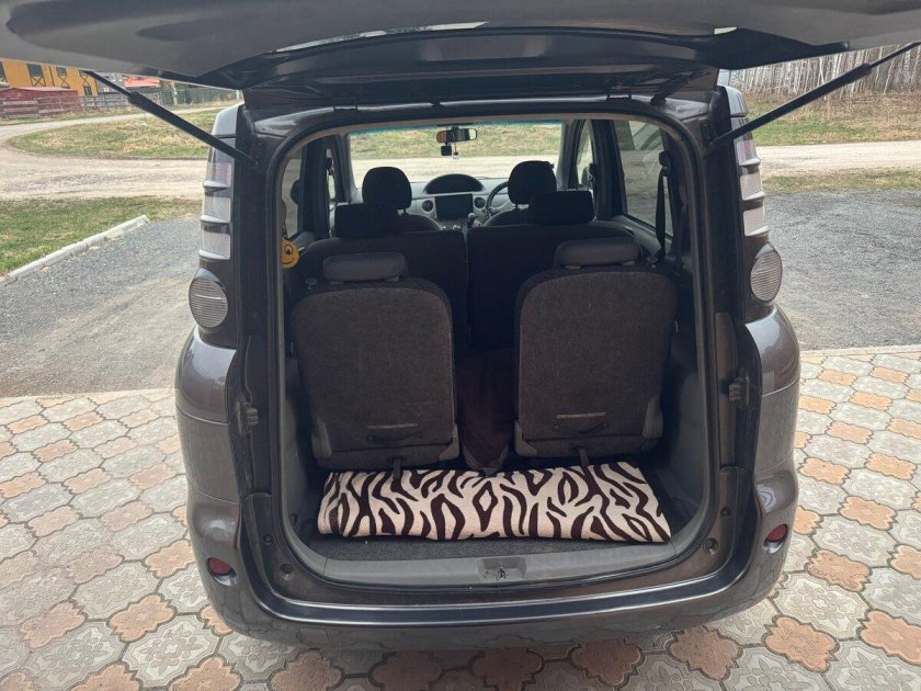 Тойота сиента 7 местная