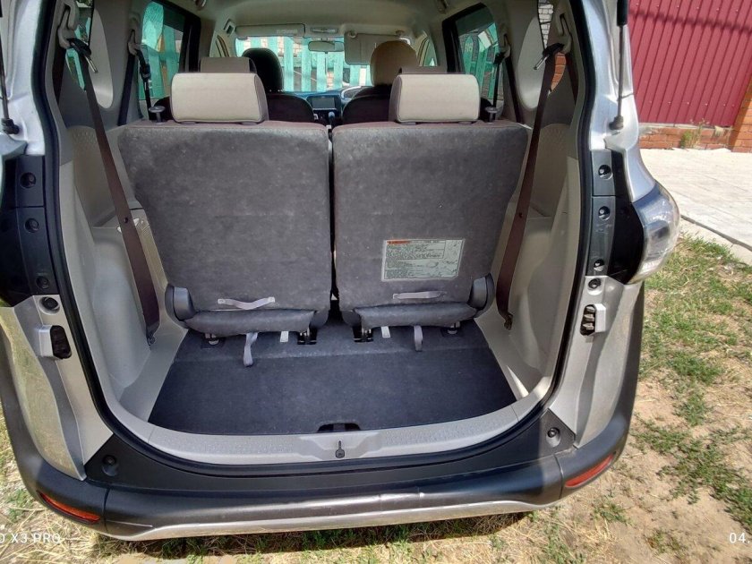 Серая тойота