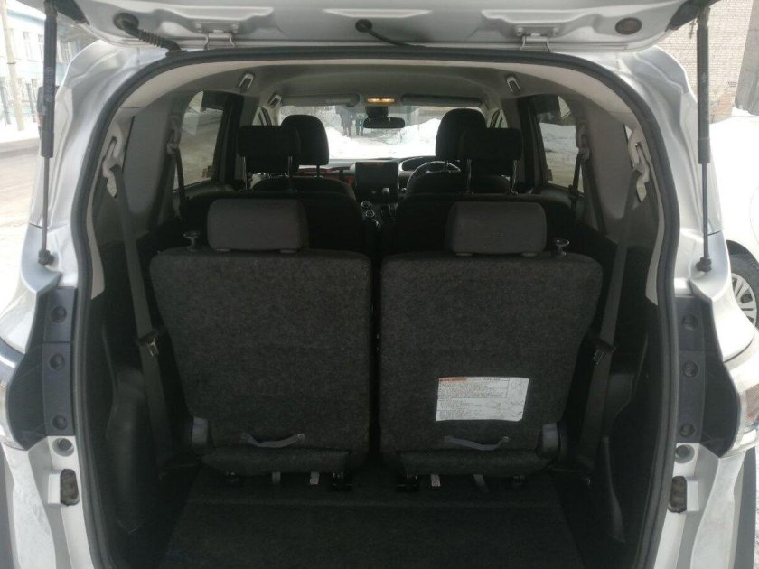 Тойота сиента 6 местный