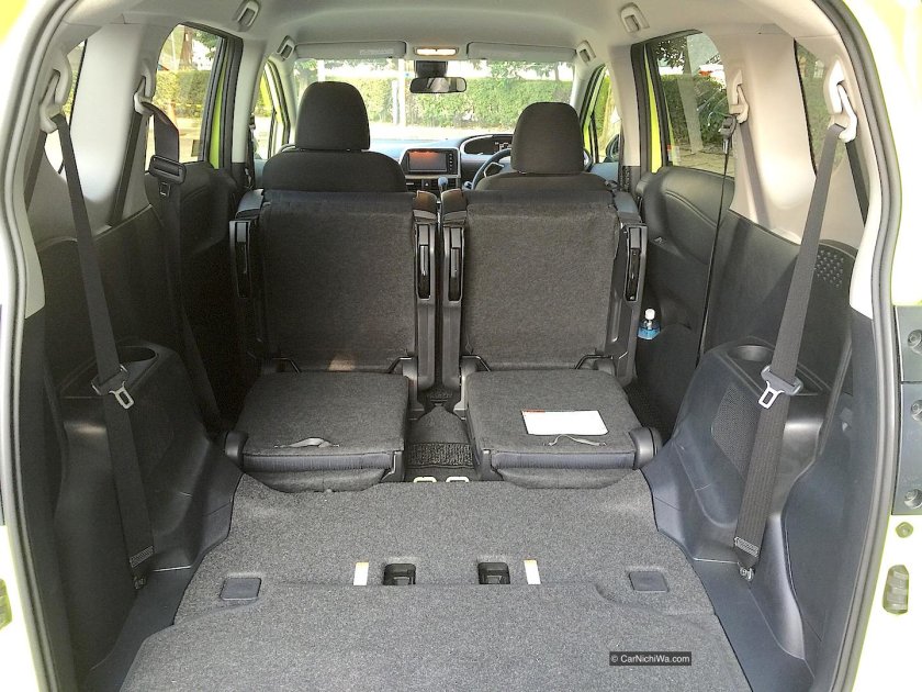 Toyota Sienta 7 мест