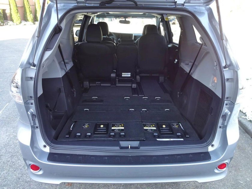 Toyota Sienna, 2017 багажник