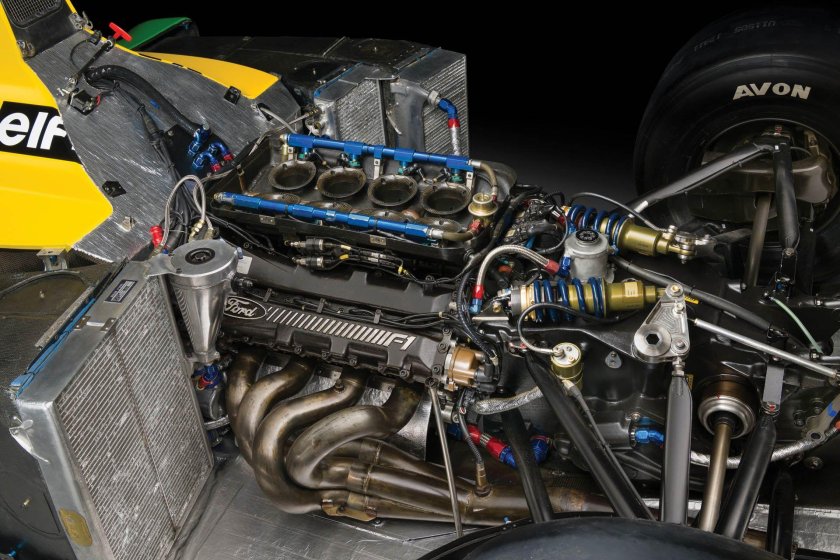 Мотор болида f1