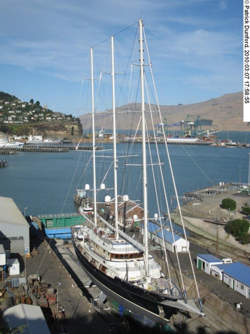 Трехмачтовая яхта EOS