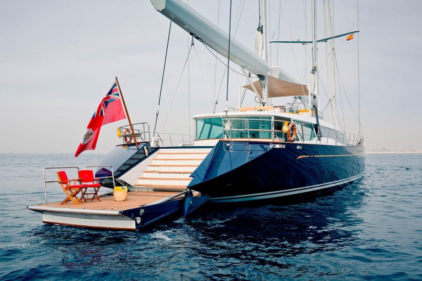 Парусная яхта EOS