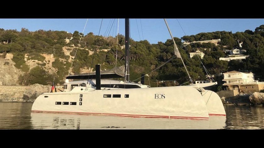 EOS яхта