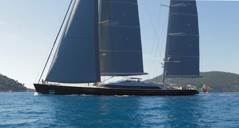 Яхта Perini Navi