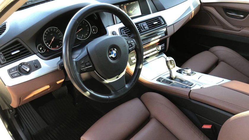 BMW 520i салон
