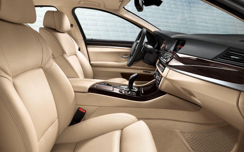 BMW 5 f10 бежевый салон