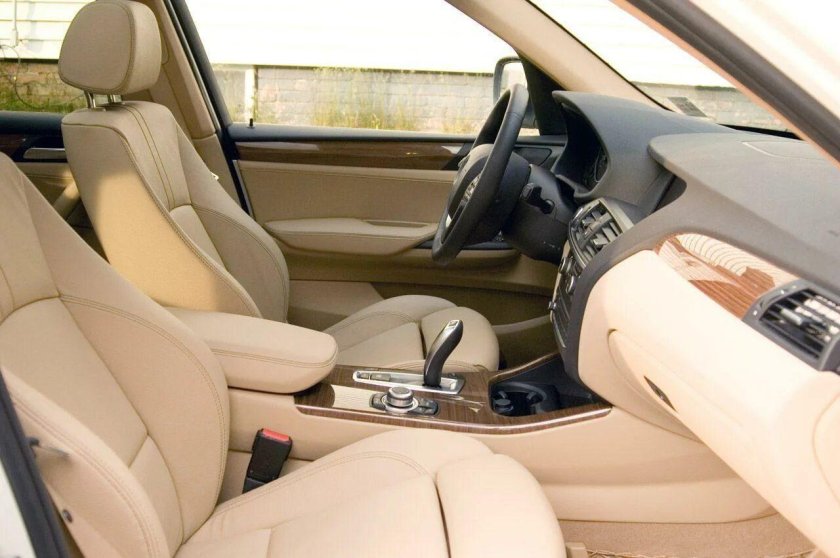 BMW x6 светлый салон