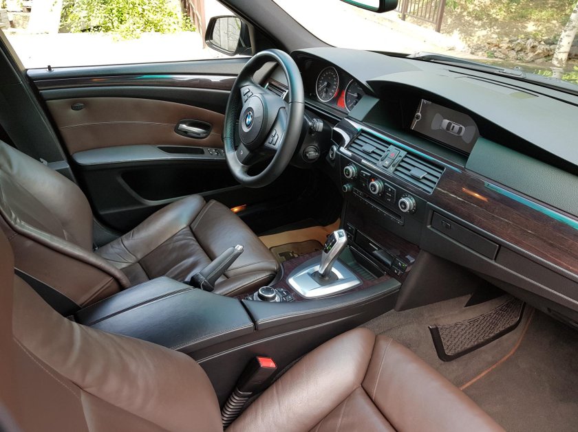 BMW 5 e60 салон