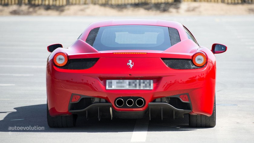 Ferrari 458 Italia сзади